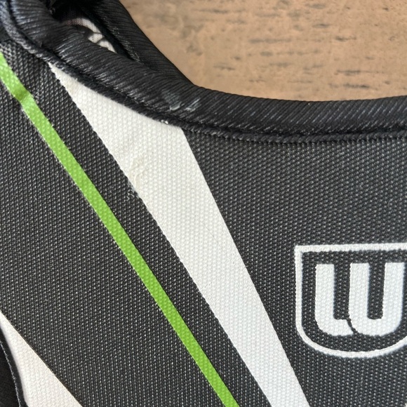 Warrior Youth Hockey Shoulder Pads Black Green youth size Small - Picture 7 of 7